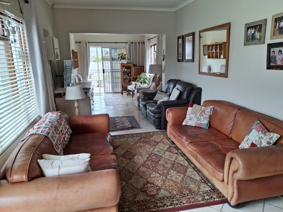 5 Bedroom Property for Sale in Hartenbos Central Western Cape